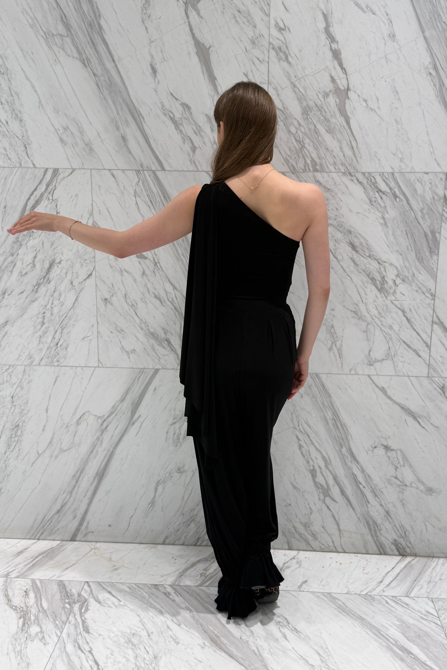 Black colour one shoulder leotard