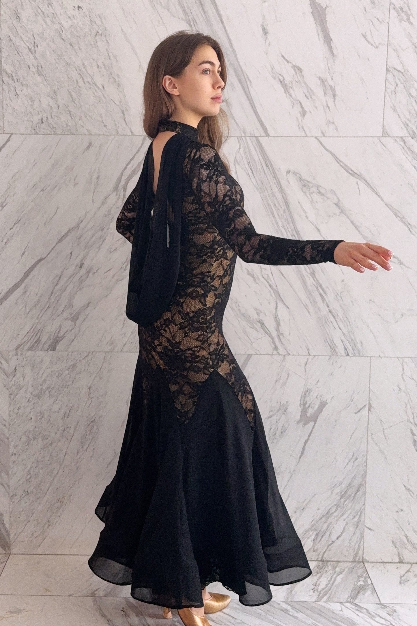 Back Drape Lace One-Piece Dress