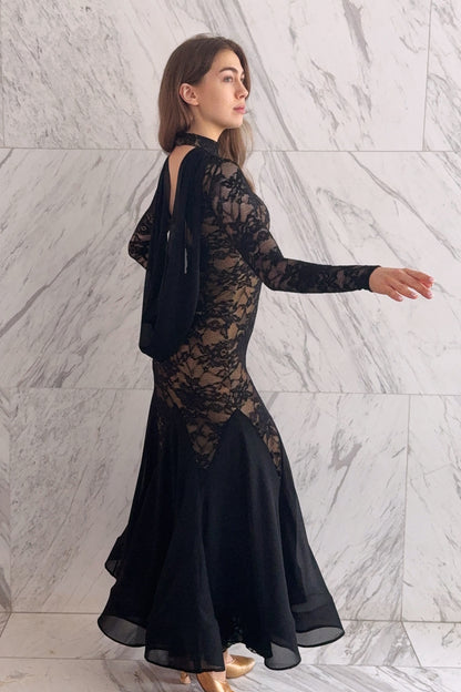 Back Drape Lace One-Piece Dress