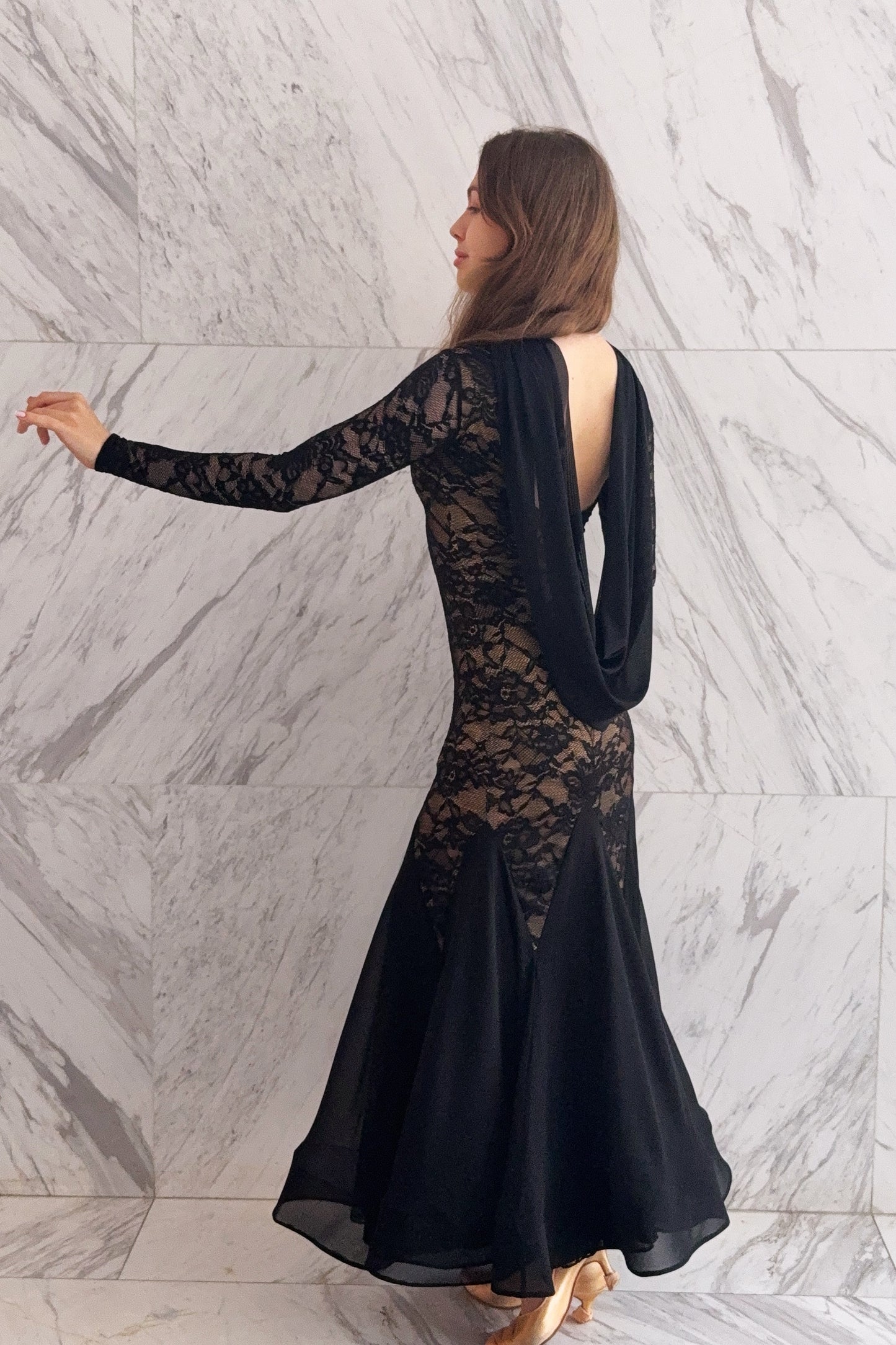 Back Drape Lace One-Piece Dress