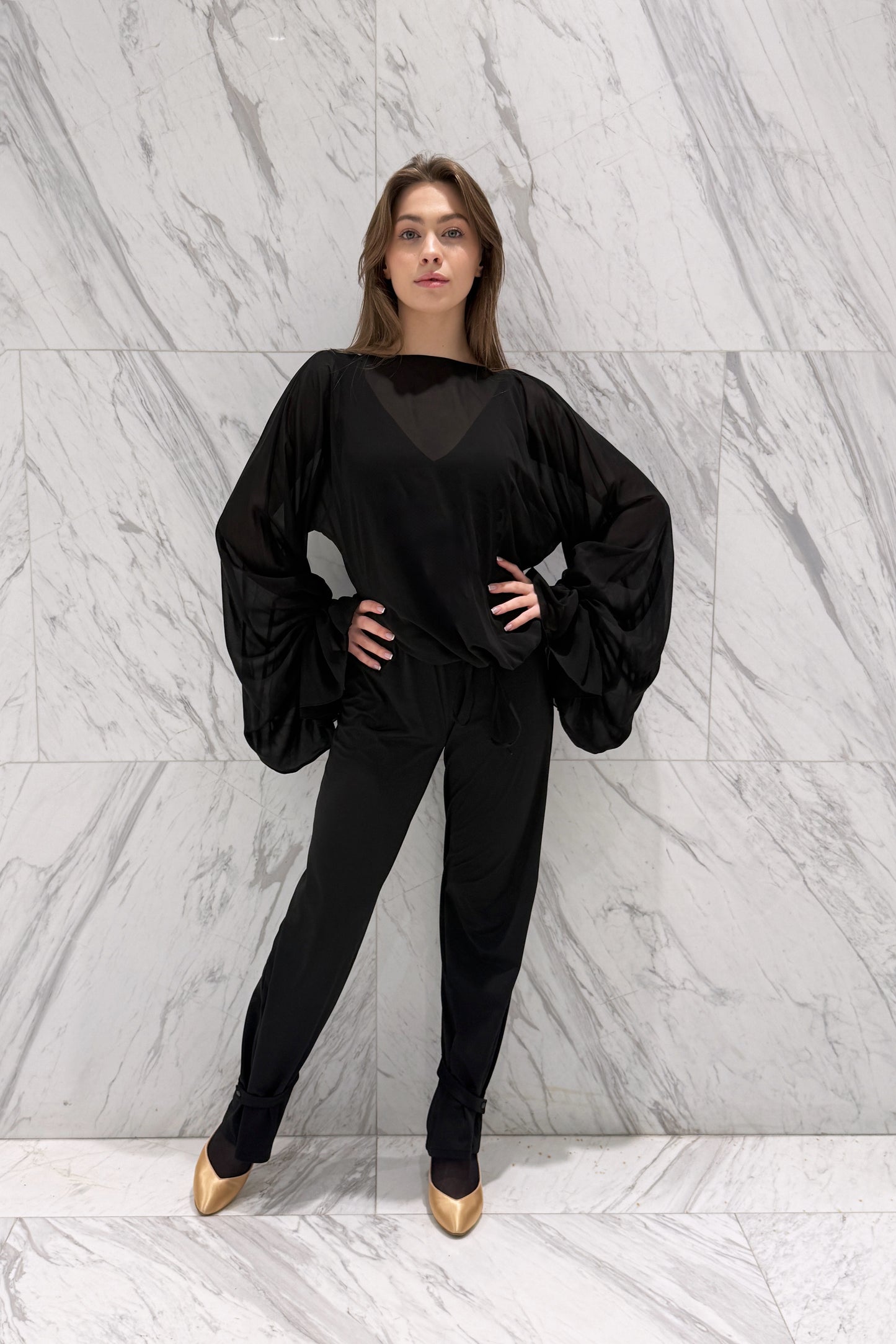 Chiffon blouse with a sewn top and voluminous sleeves