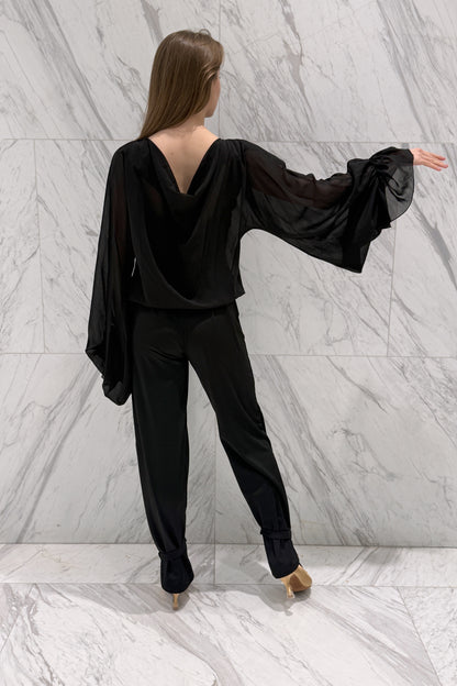 Chiffon blouse with a sewn top and voluminous sleeves