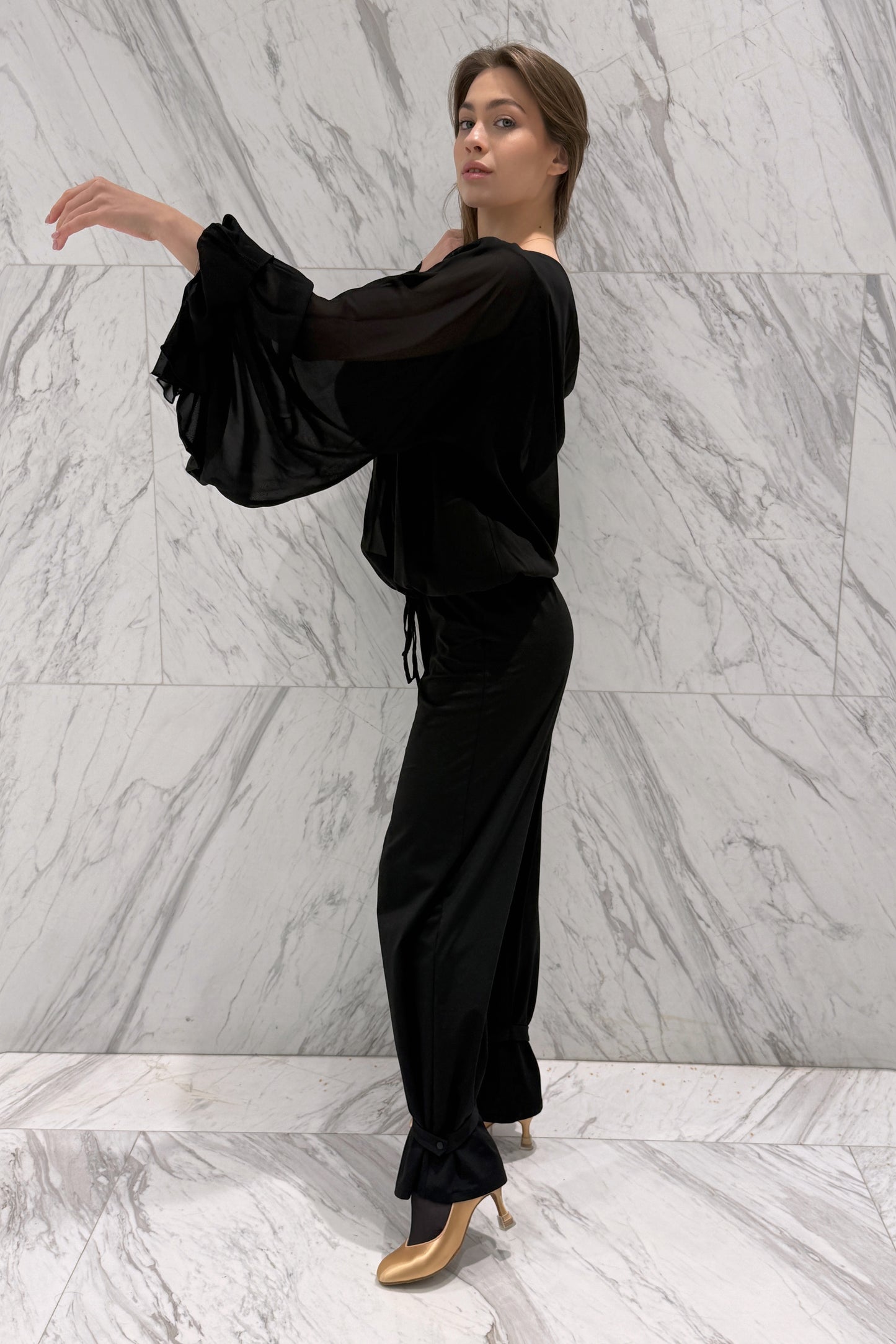 Chiffon blouse with a sewn top and voluminous sleeves