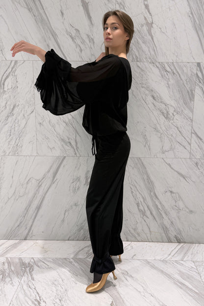 Chiffon blouse with a sewn top and voluminous sleeves