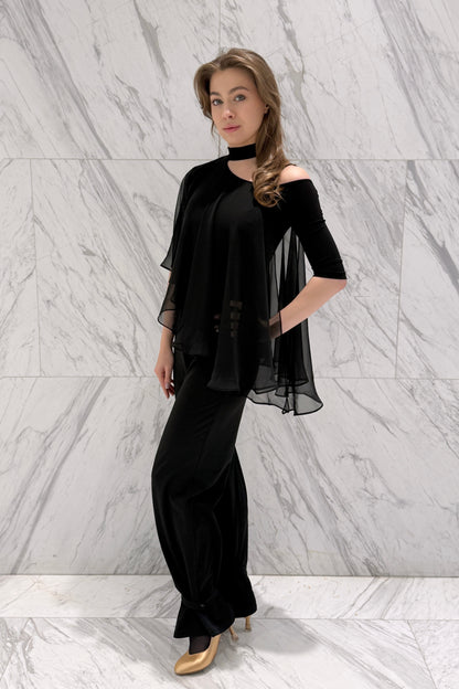 Top with a neck strap and chiffon elements