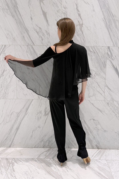 Top with a neck strap and chiffon elements