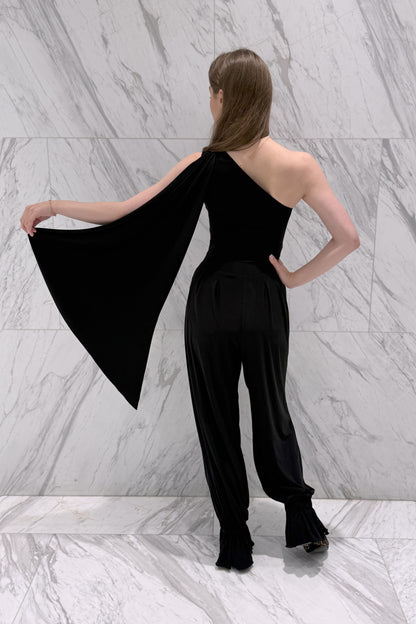 Black colour one shoulder leotard