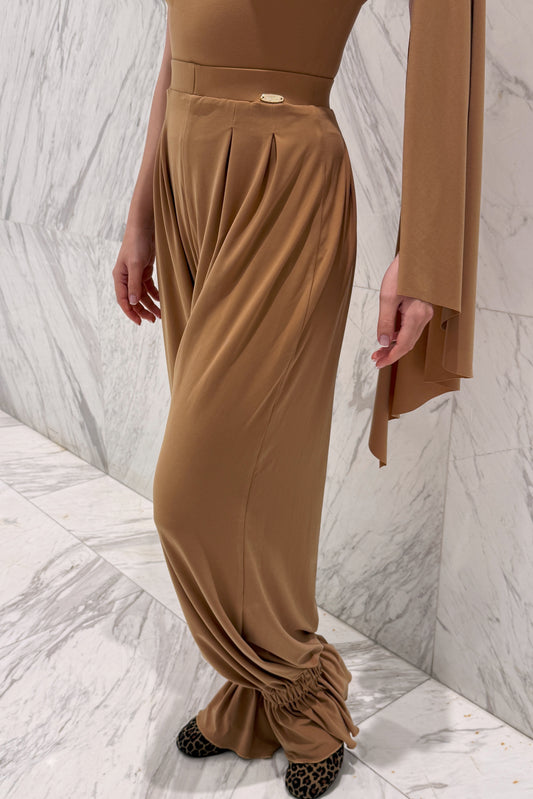 Caramel-colored biflex pants