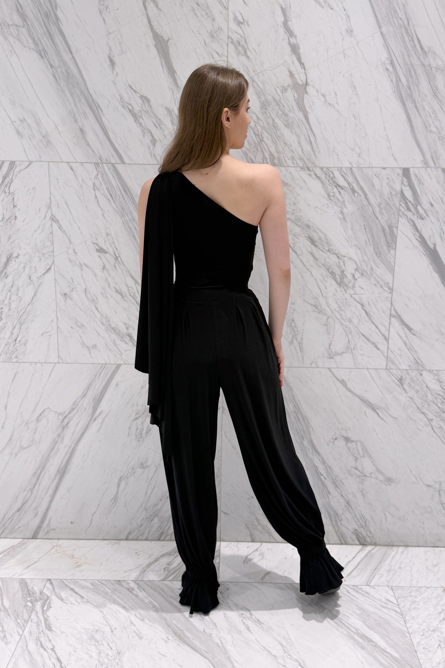 Black colour one shoulder leotard
